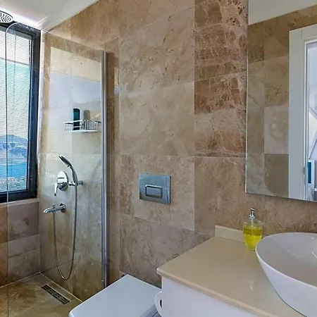 Sleeps 10 Pool Air Con Wifi Vila