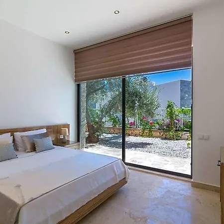 Sleeps 10 Pool Air Con Wifi *
